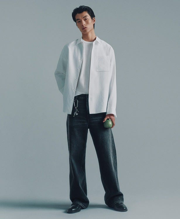 <p style="line-height: 24px; text-align: left; padding-left: 0px;"> <span style="font-family: 'Klein Web 45 Light'; color: #ffffff; font-size: 22px; letter-spacing: 0.5px;">The <Br>Minimalist</span></p>